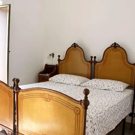 Alero * Μόντικα